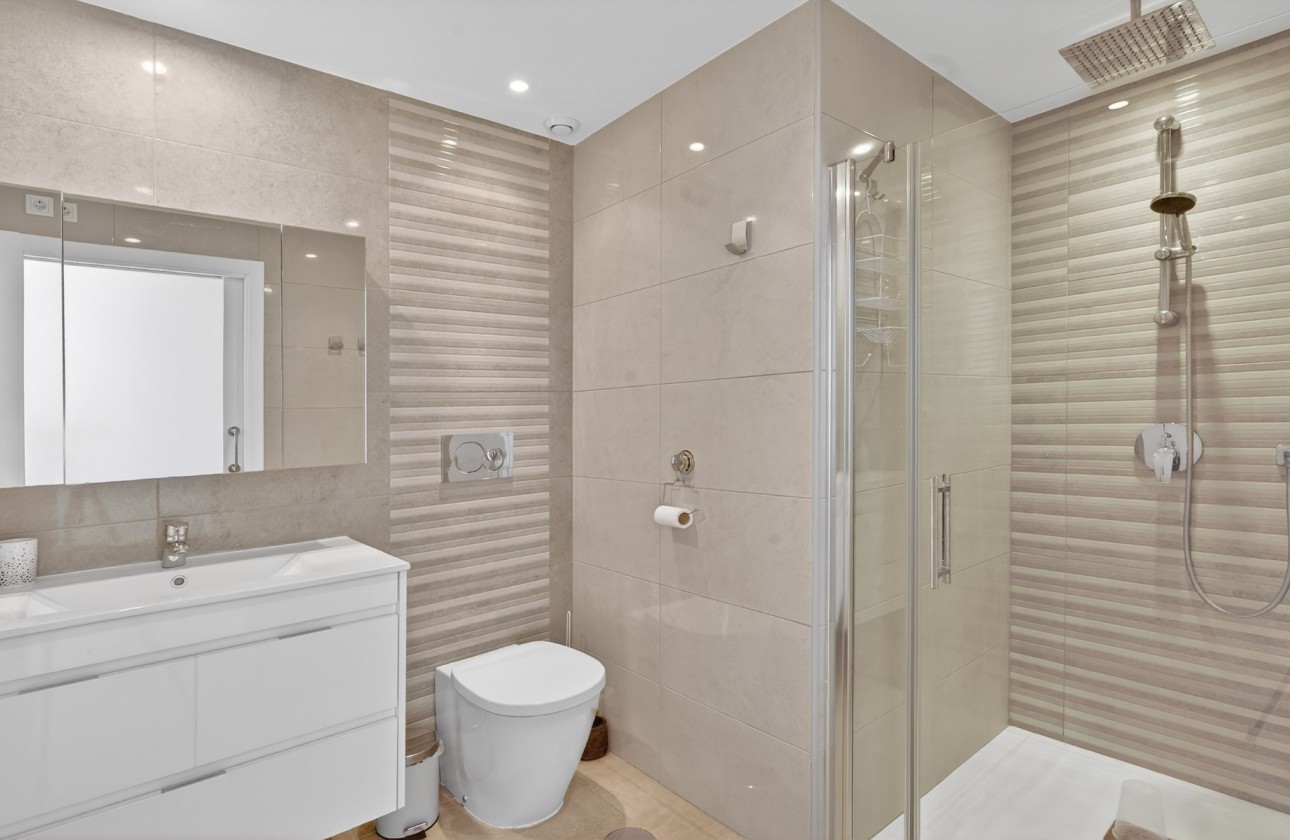 Resale - Ground Floor  - Torrevieja - Aguas Nuevas 