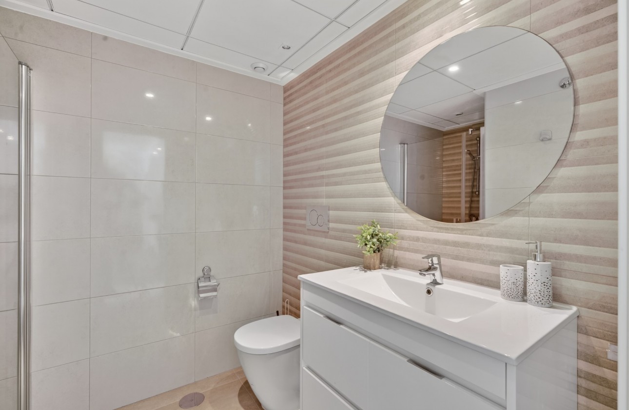 Resale - Ground Floor  - Torrevieja - Aguas Nuevas 