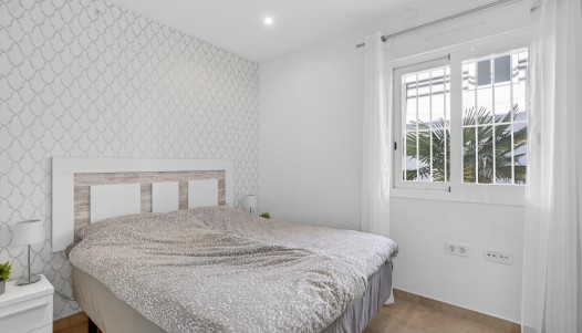 Resale - Ground Floor  - Torrevieja - Aguas Nuevas 