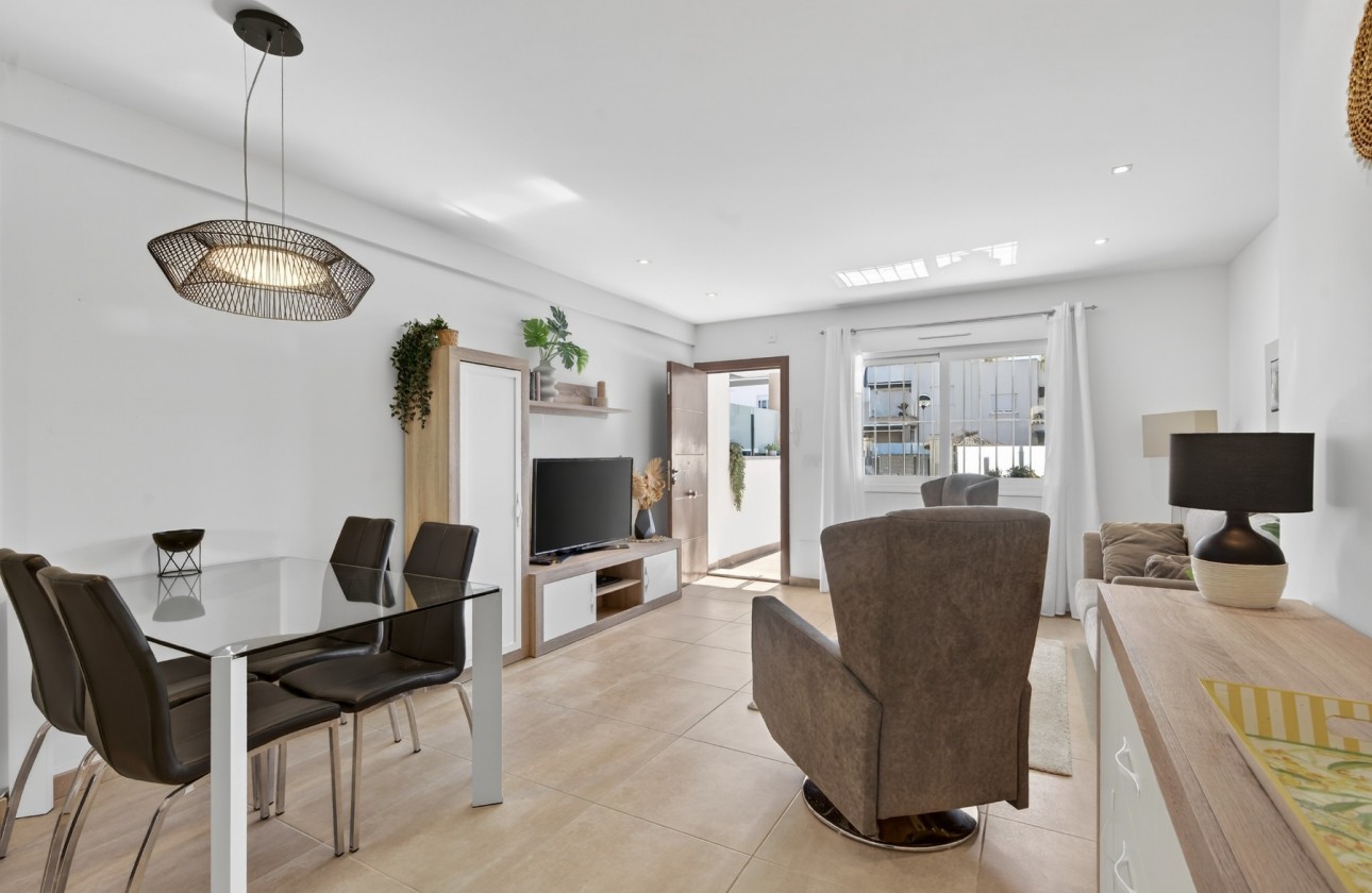 Resale - Ground Floor  - Torrevieja - Aguas Nuevas 