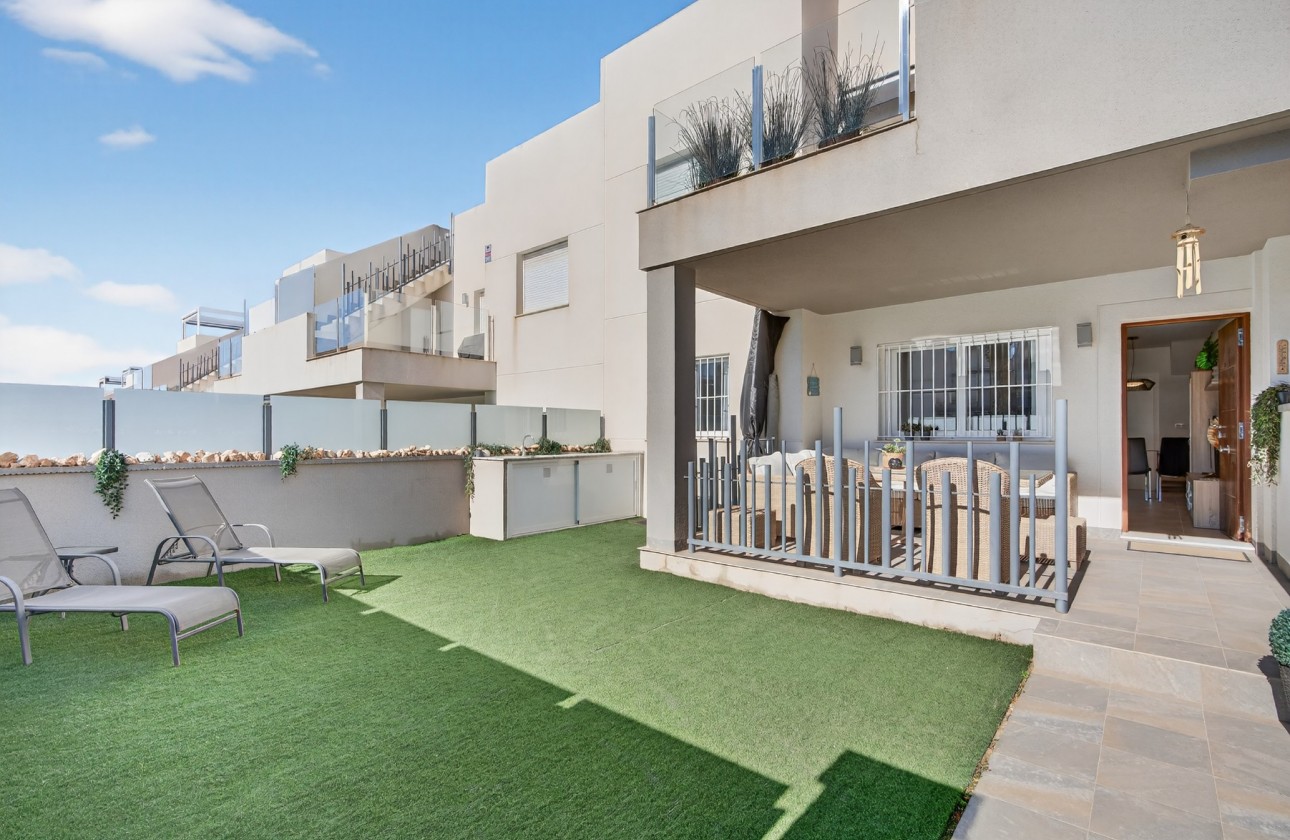 Resale - Ground Floor  - Torrevieja - Aguas Nuevas 