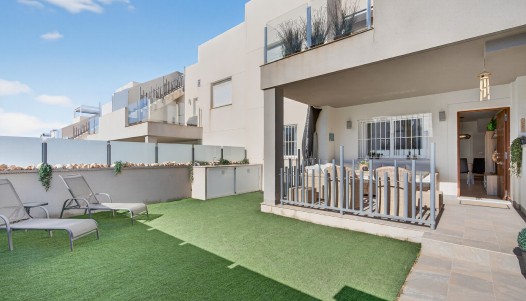 Resale - Ground Floor  - Torrevieja - Aguas Nuevas 