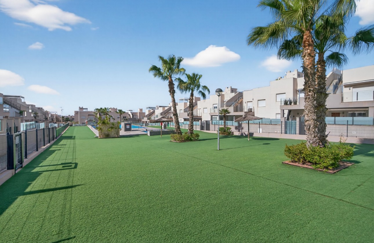 Resale - Ground Floor  - Torrevieja - Aguas Nuevas 