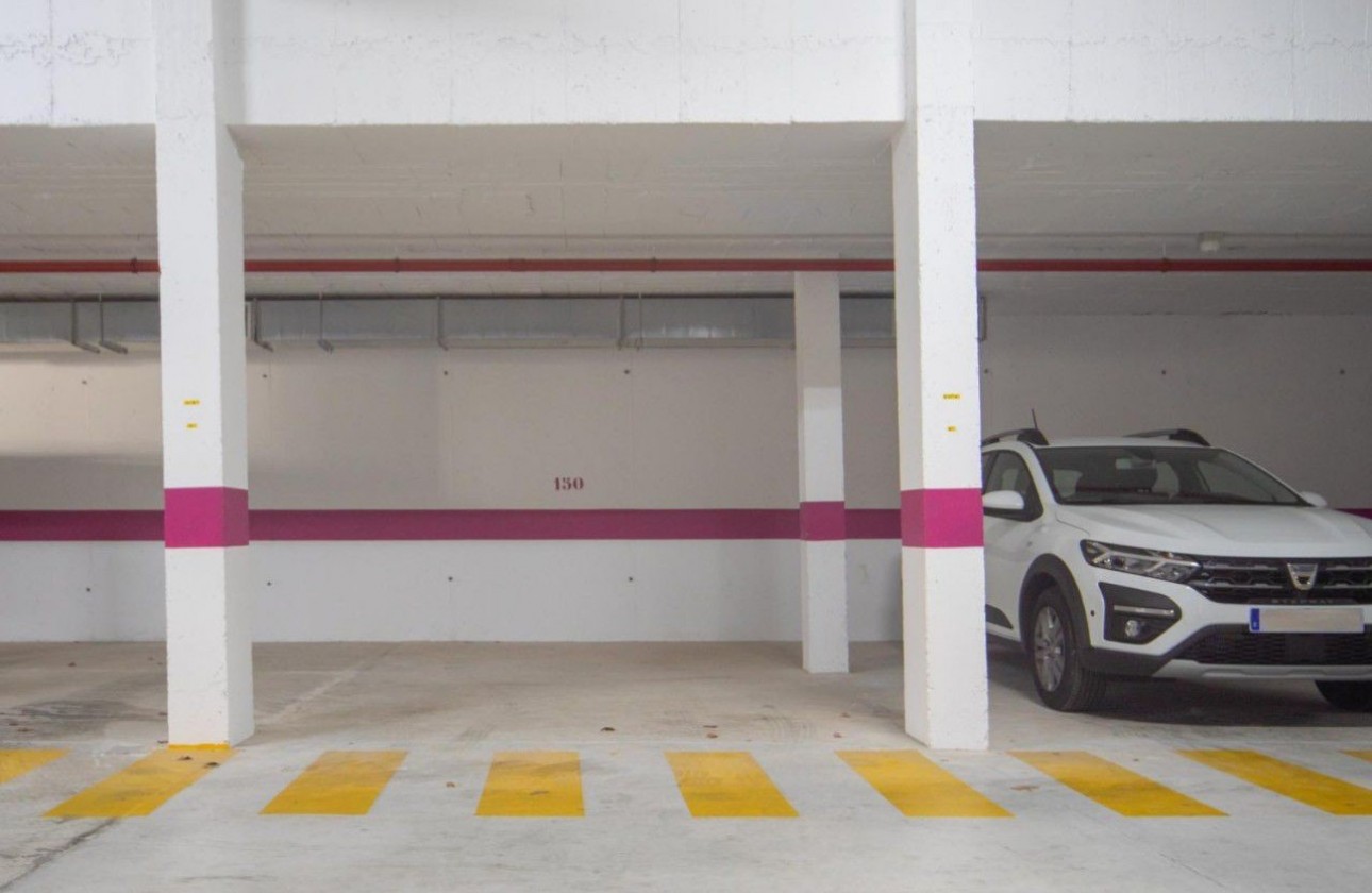 Resale - Ground Floor  - Torrevieja - Aguas Nuevas 