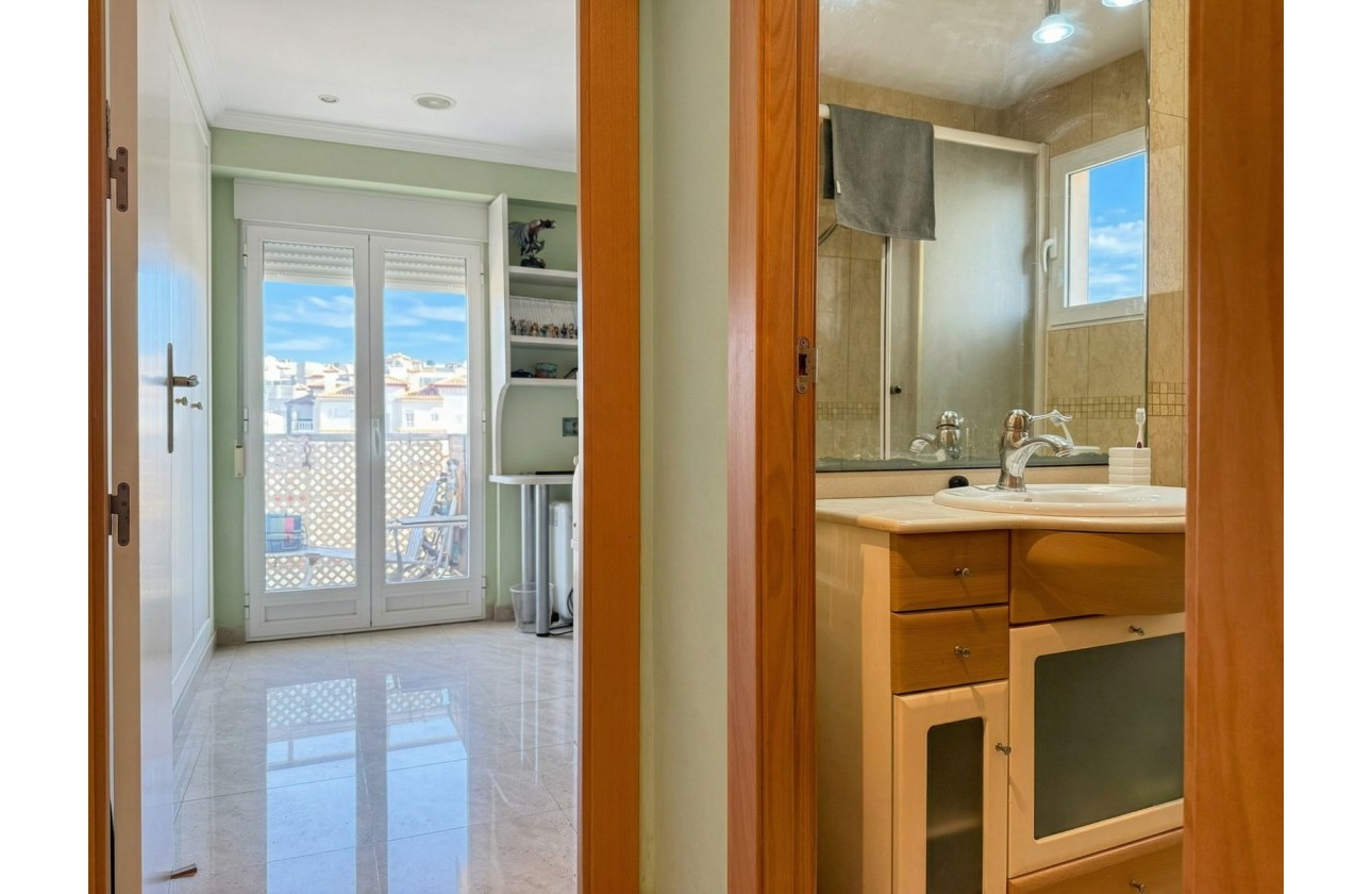 Resale - Apartment - Santa Pola