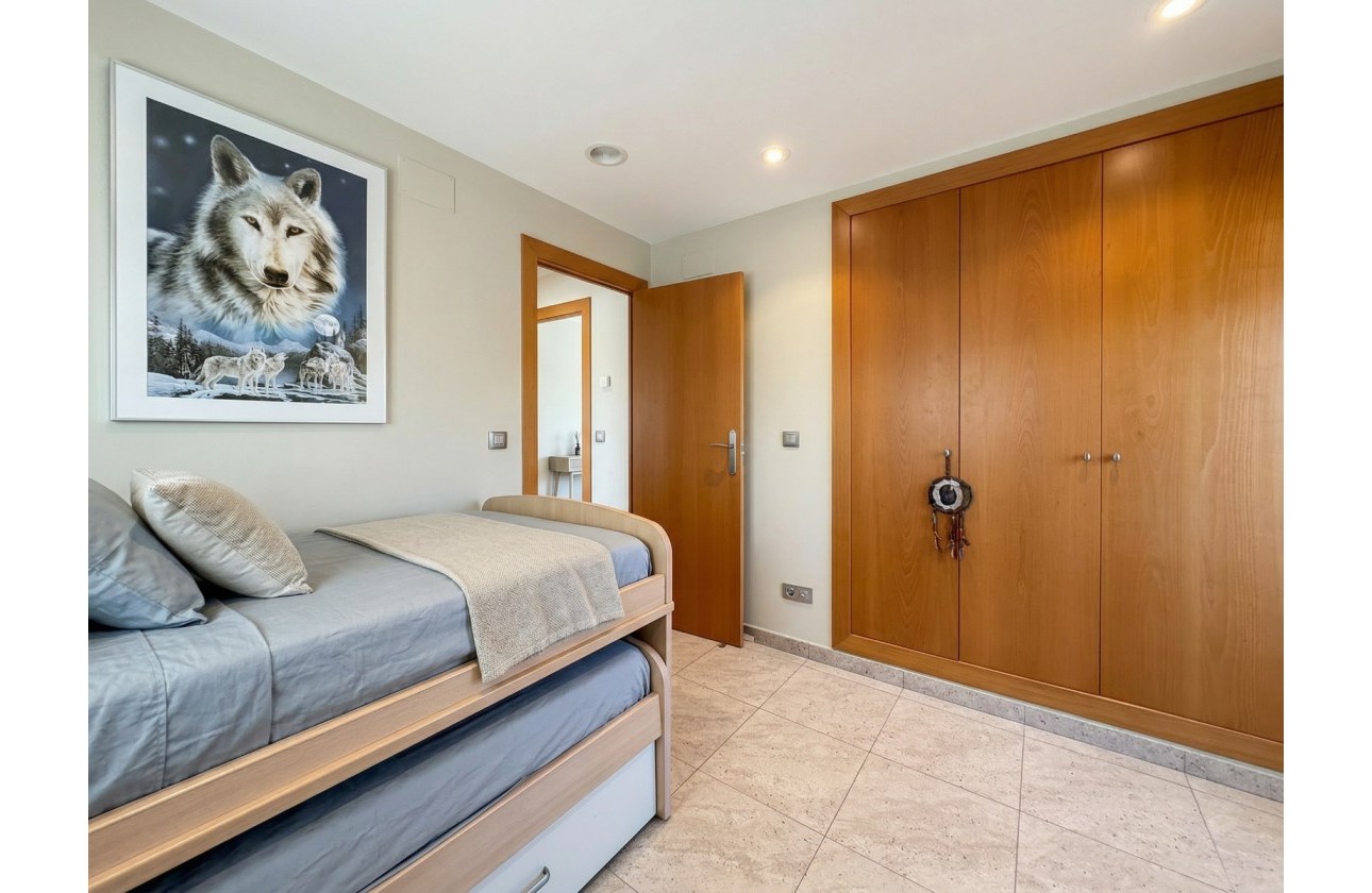 Resale - Apartment - Santa Pola