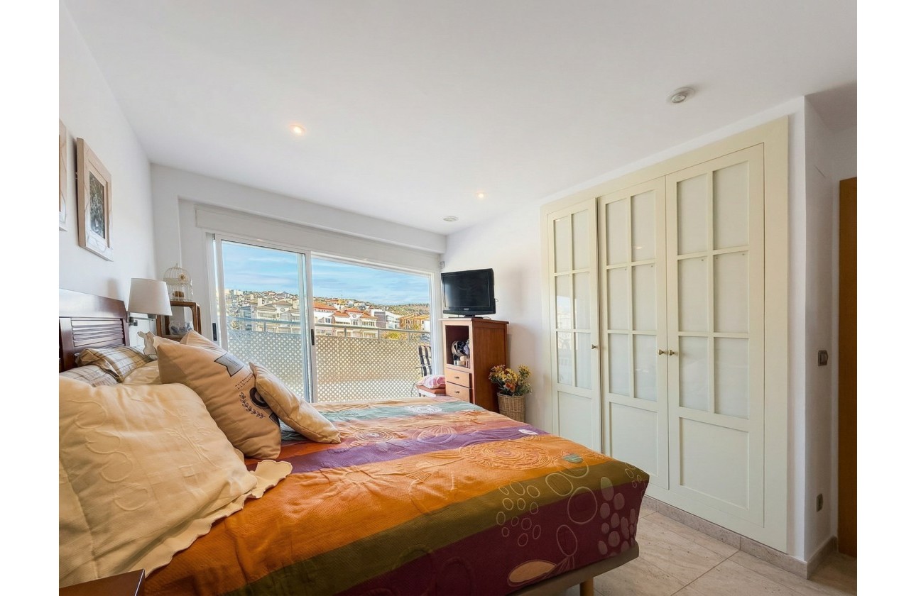 Resale - Apartment - Santa Pola