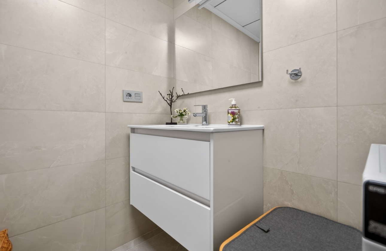 Resale - Apartment - Torrevieja - Playa de los Locos