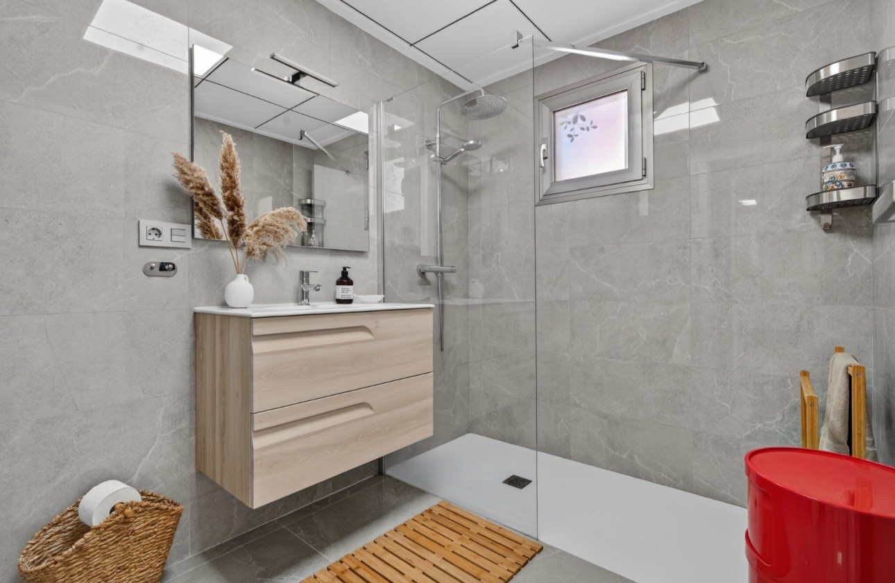 Resale - Apartment - Torrevieja - Playa de los Locos