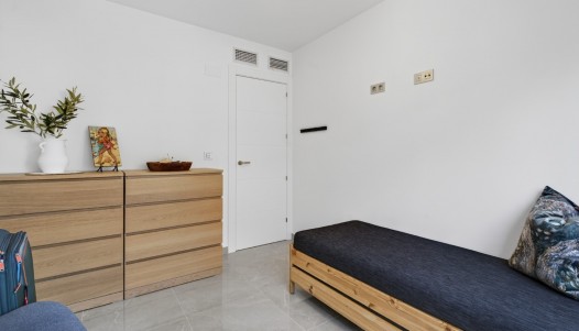 Resale - Apartment - Torrevieja - Playa de los Locos