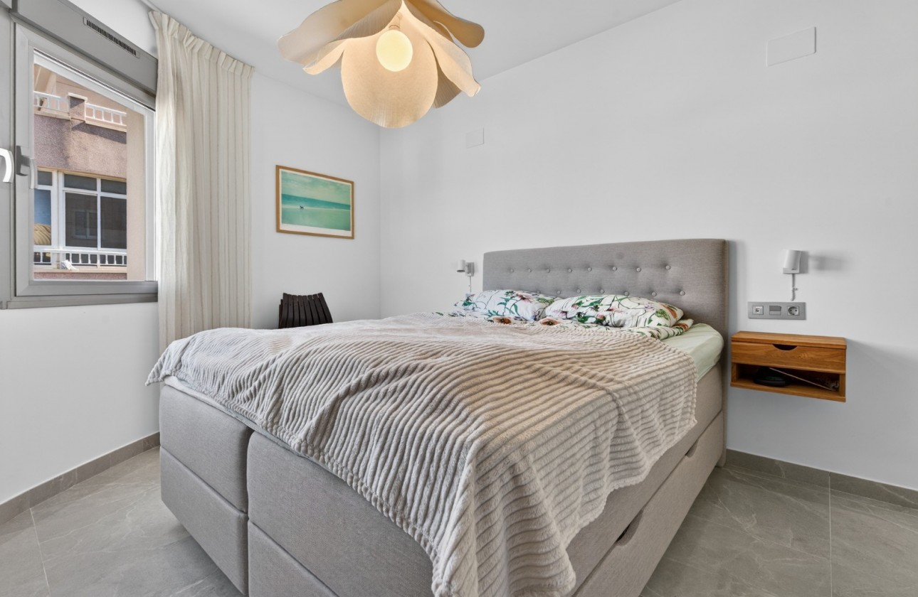 Resale - Apartment - Torrevieja - Playa de los Locos