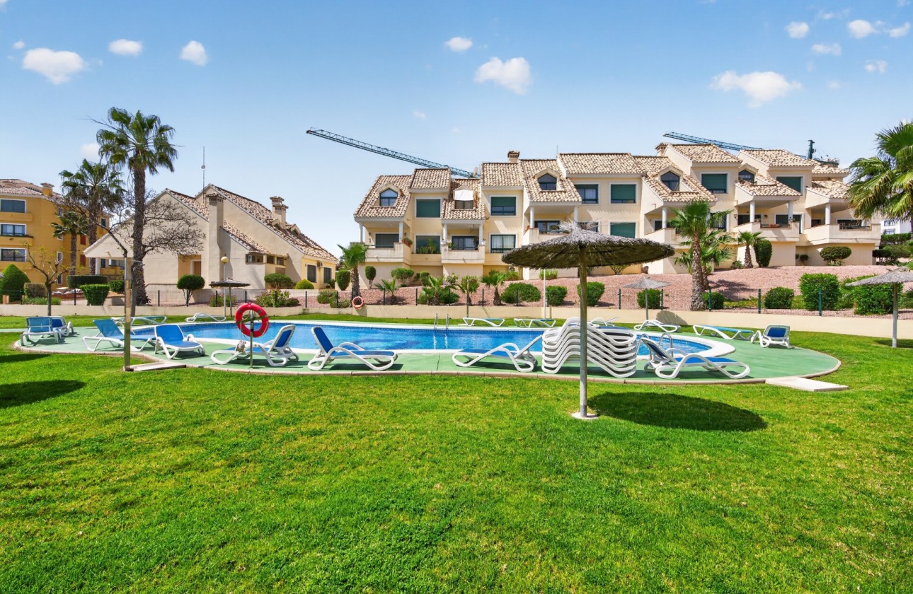Resale - Apartment - Orihuela Costa - Campoamor