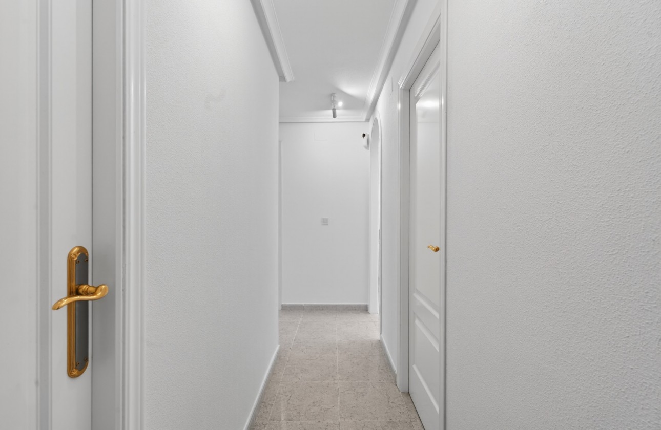 Resale - Apartment - Orihuela Costa - Campoamor