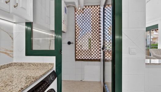 Resale - Apartment - Orihuela Costa - Campoamor