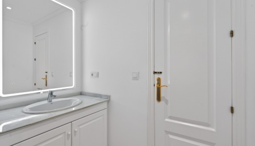 Resale - Apartment - Orihuela Costa - Campoamor
