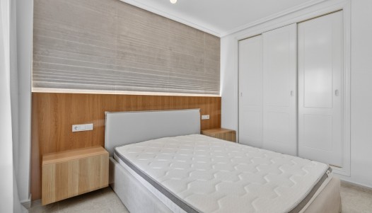 Resale - Apartment - Orihuela Costa - Campoamor
