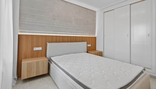 Resale - Apartment - Orihuela Costa - Campoamor