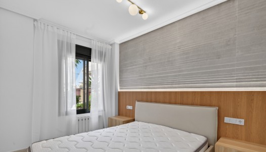 Resale - Apartment - Orihuela Costa - Campoamor