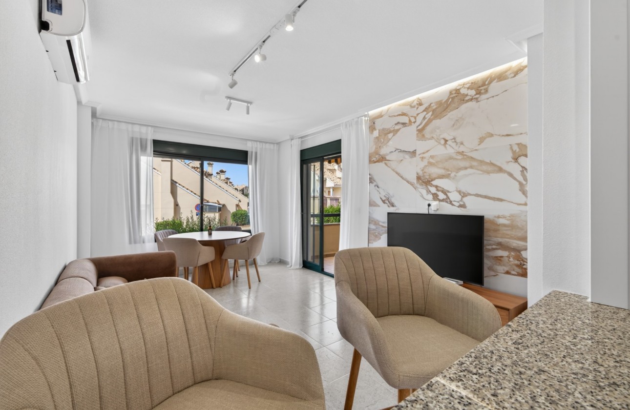 Resale - Apartment - Orihuela Costa - Campoamor