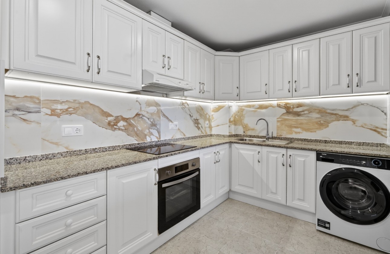 Resale - Apartment - Orihuela Costa - Campoamor