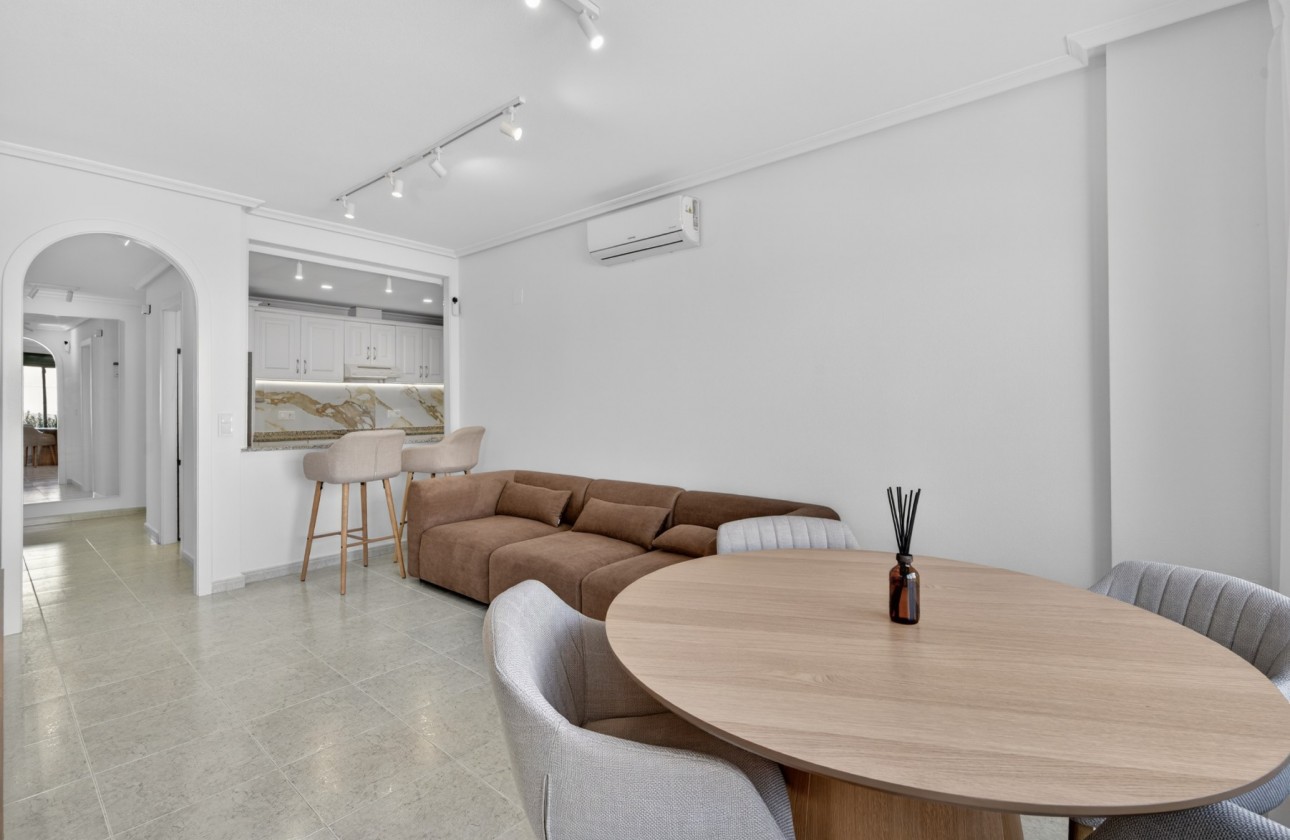 Resale - Apartment - Orihuela Costa - Campoamor
