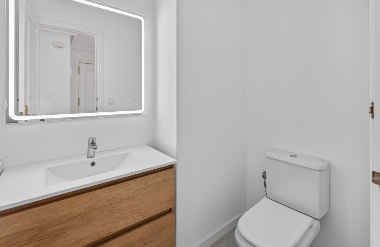 Resale - Apartment - Orihuela Costa - Campoamor
