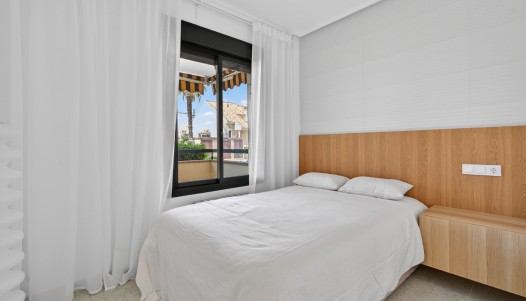Resale - Apartment - Orihuela Costa - Campoamor