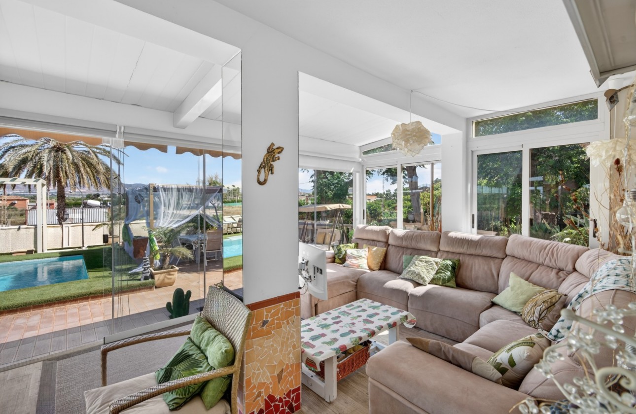 Resale - Villa - Orihuela - Orihuela Center