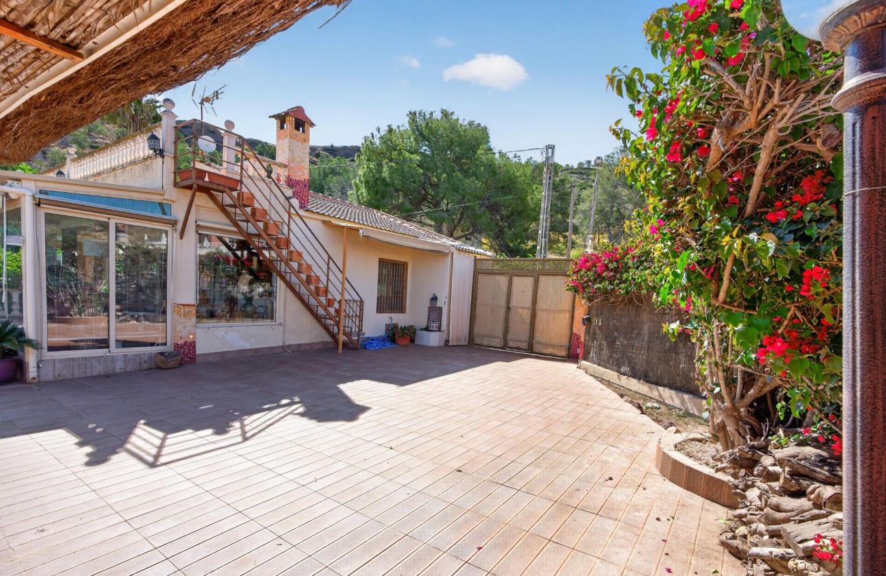 Resale - Villa - Orihuela - Orihuela Center