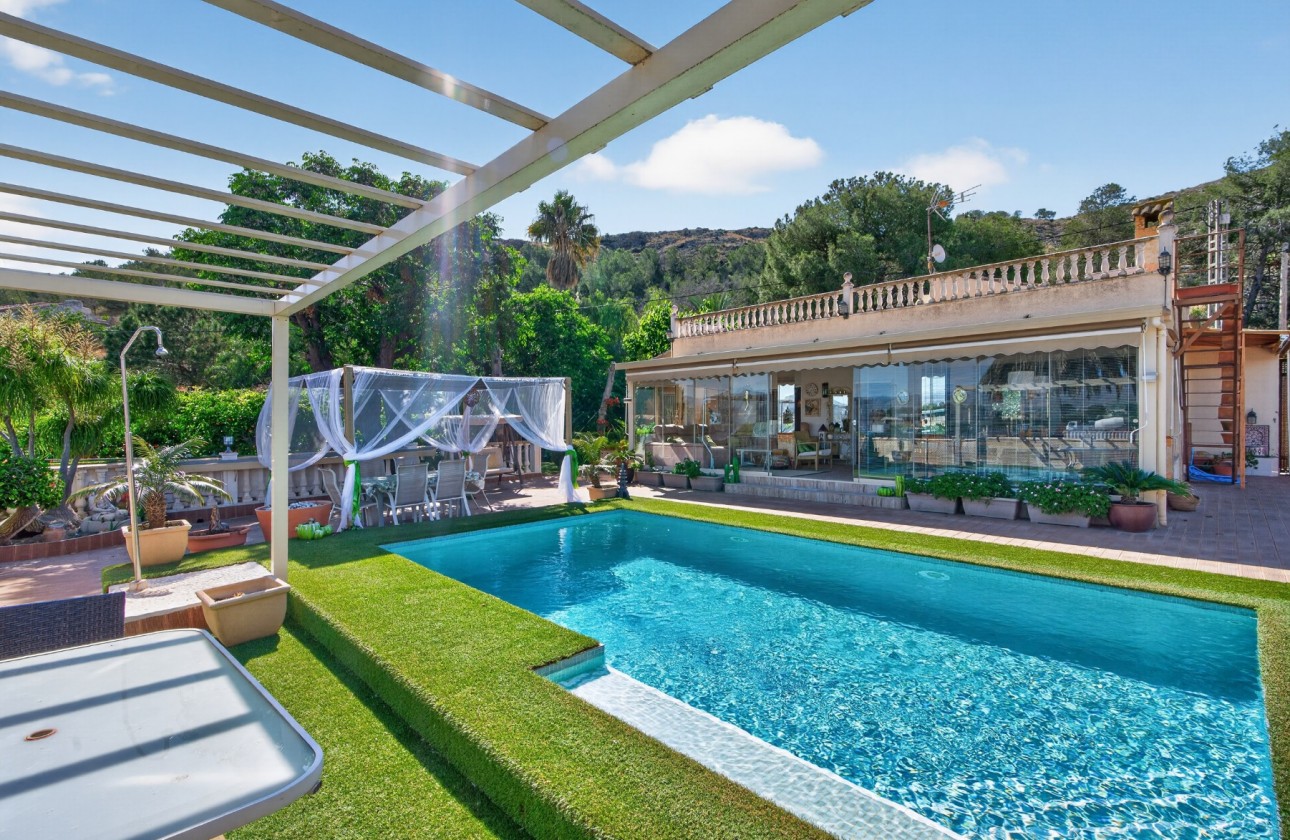 Resale - Villa - Orihuela - Orihuela Center