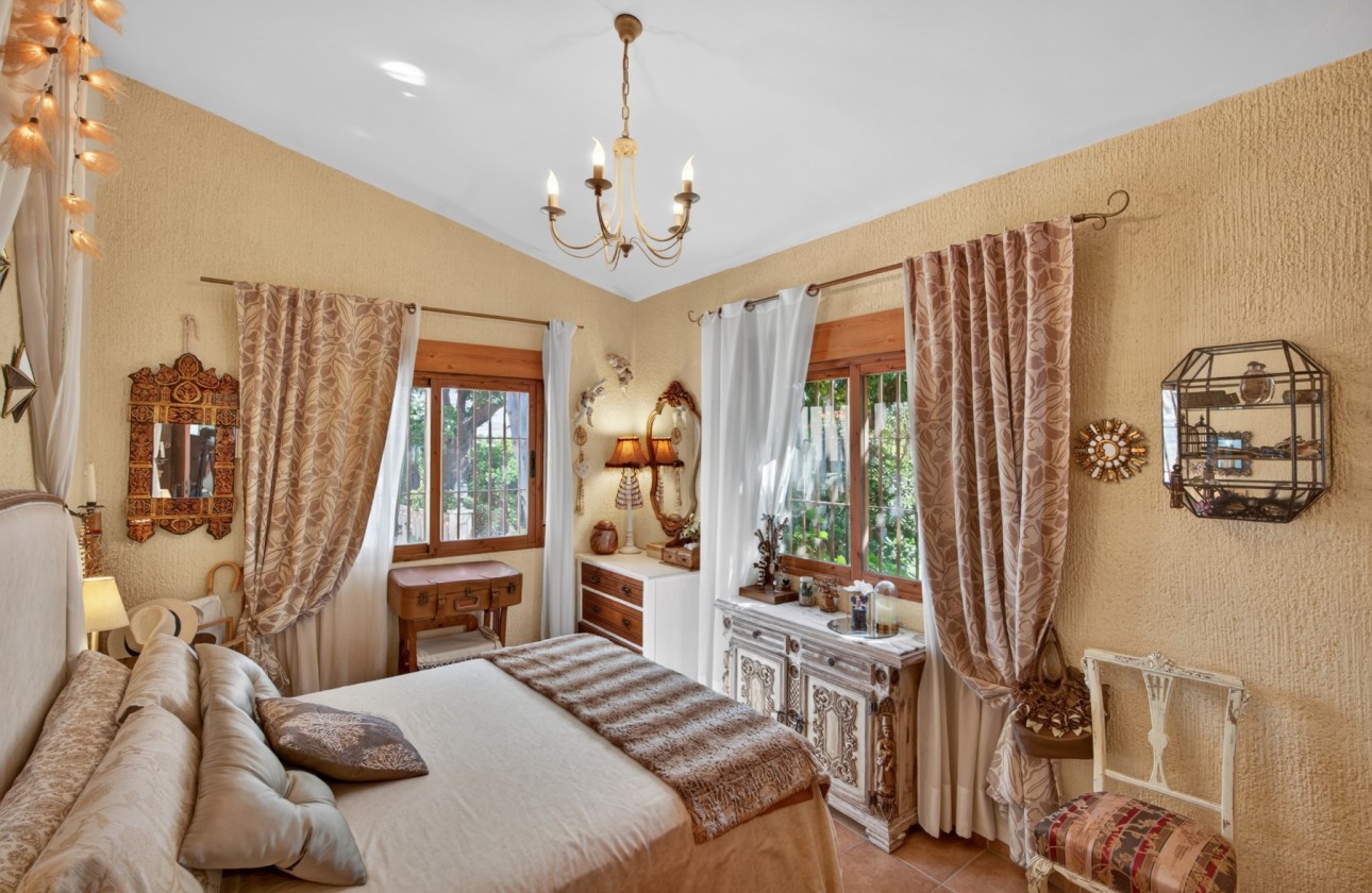 Resale - Villa - Orihuela - Orihuela Center