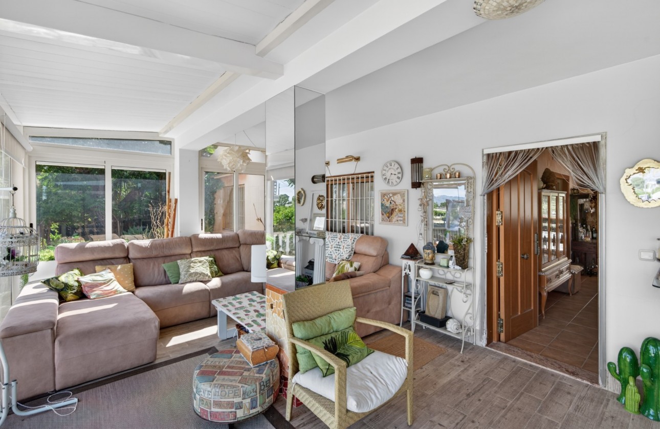 Resale - Villa - Orihuela - Orihuela Center