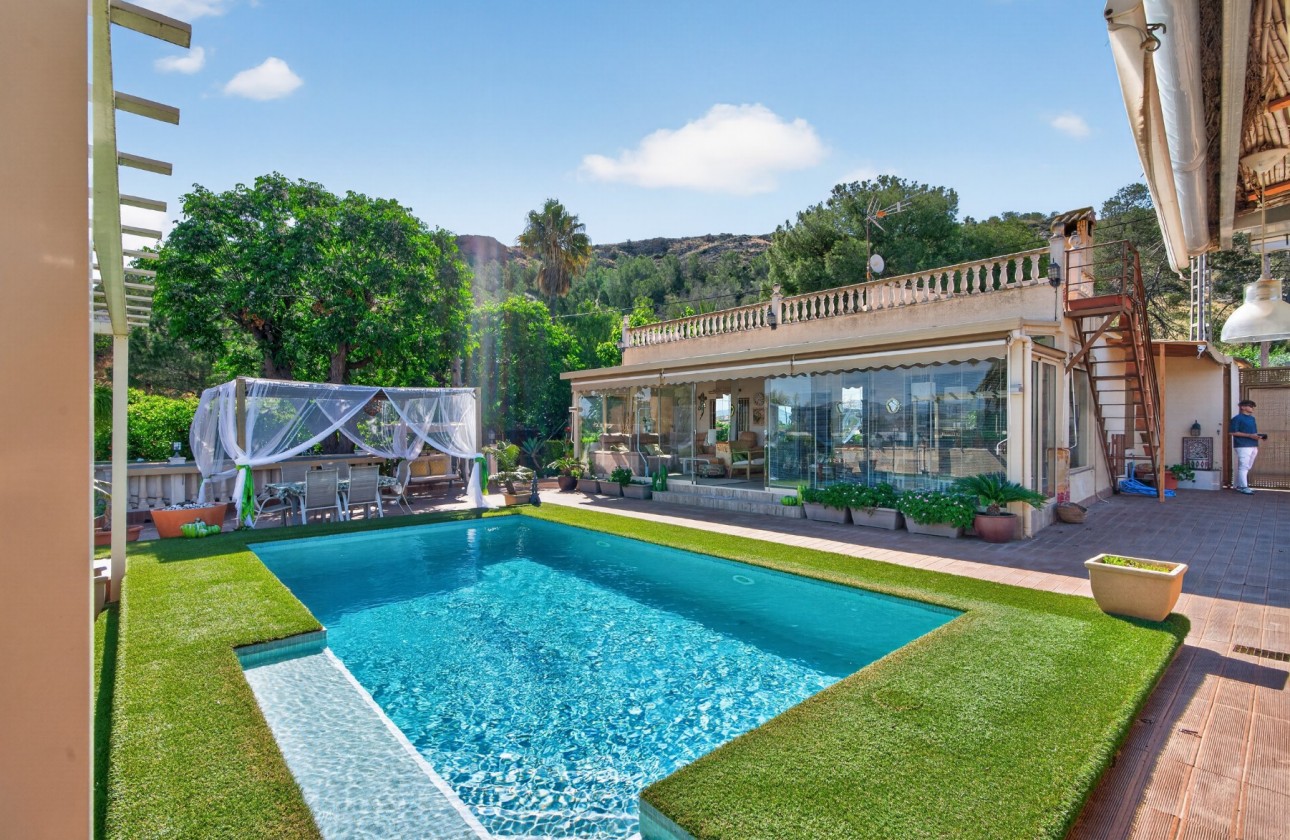 Resale - Villa - Orihuela - Orihuela Center