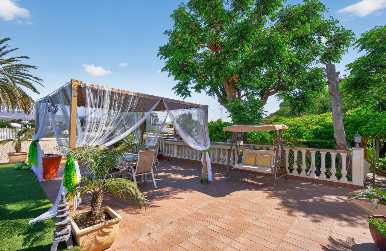 Resale - Villa - Orihuela - Orihuela Center