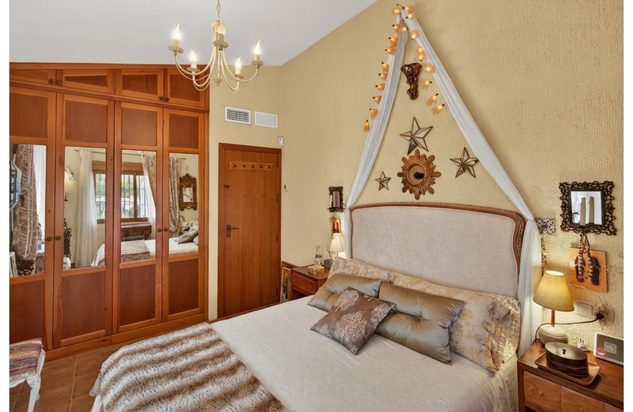 Resale - Villa - Orihuela - Orihuela Center
