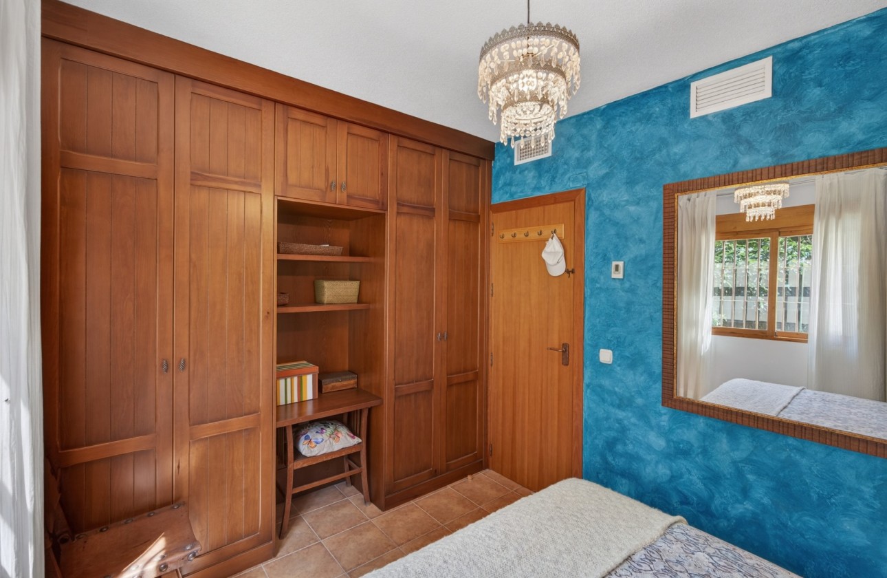 Resale - Villa - Orihuela - Orihuela Center