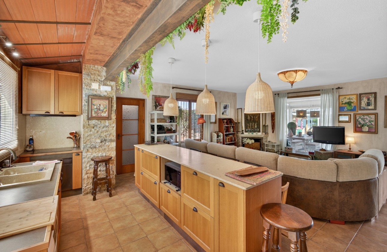 Resale - Villa - Orihuela - Orihuela Center