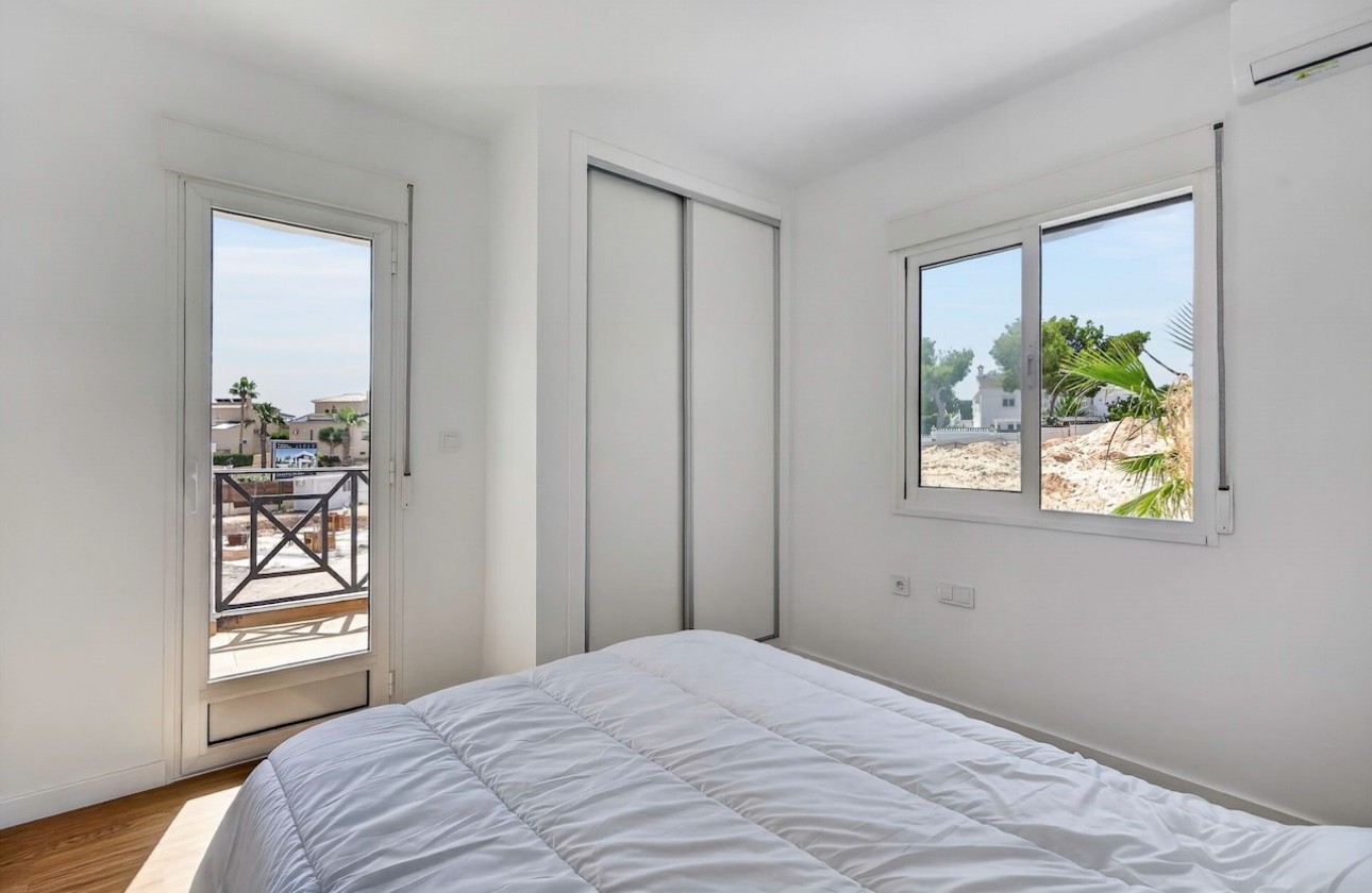 Resale - Villa / Semi-detached - Villamartin - Res. Las Filipinas