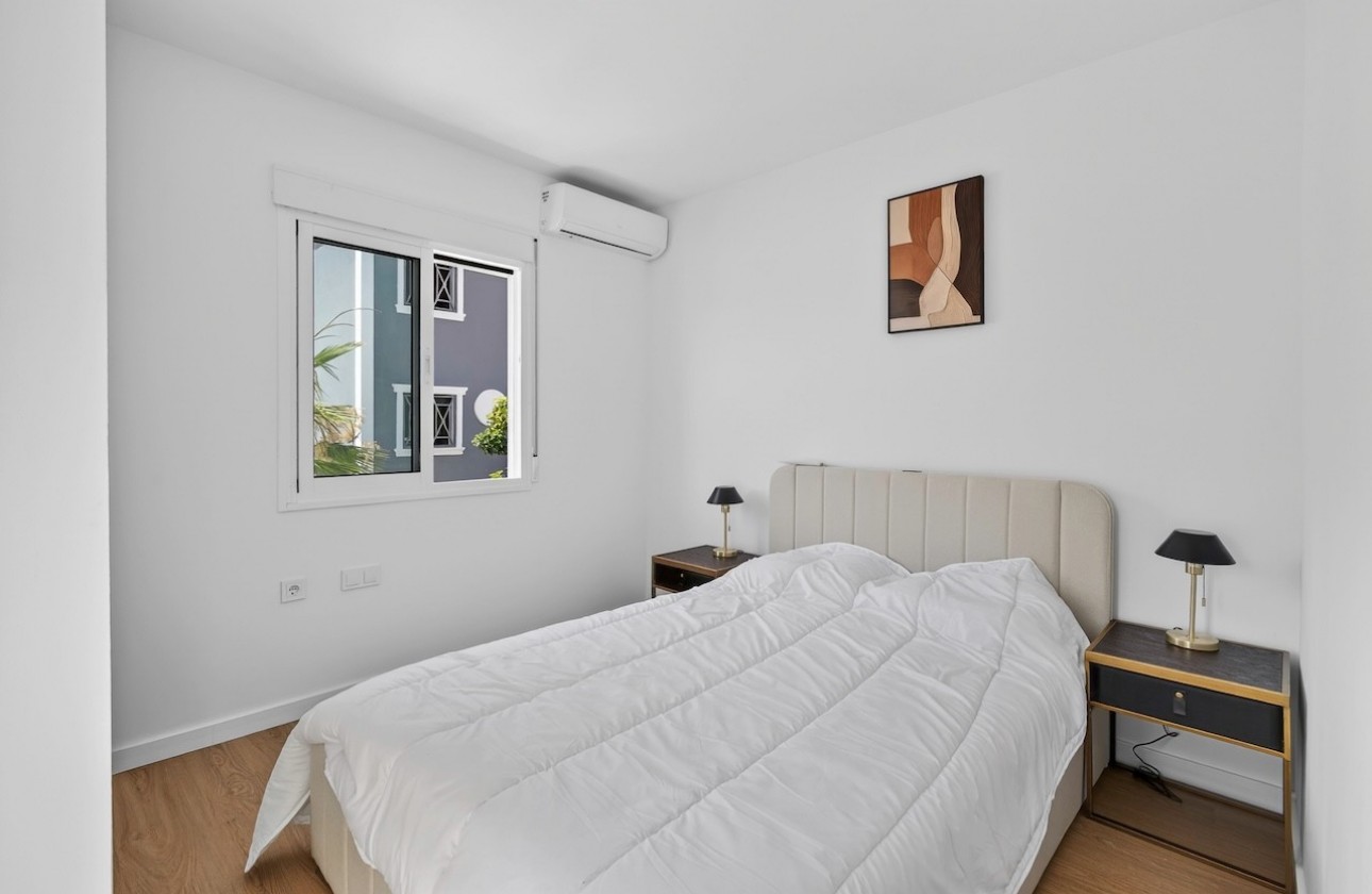 Resale - Villa / Semi-detached - Villamartin - Res. Las Filipinas