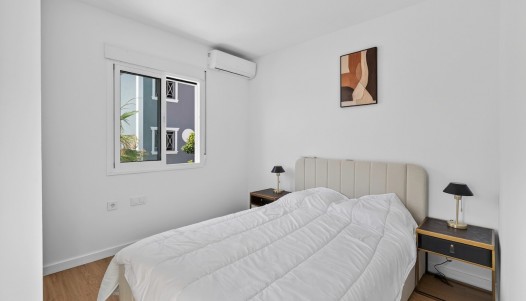 Resale - Villa / Semi-detached - Villamartin - Res. Las Filipinas