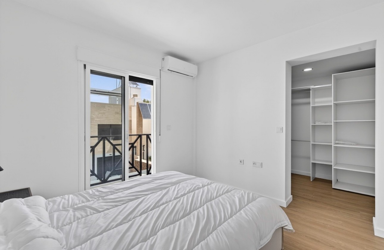 Resale - Villa / Semi-detached - Villamartin - Res. Las Filipinas