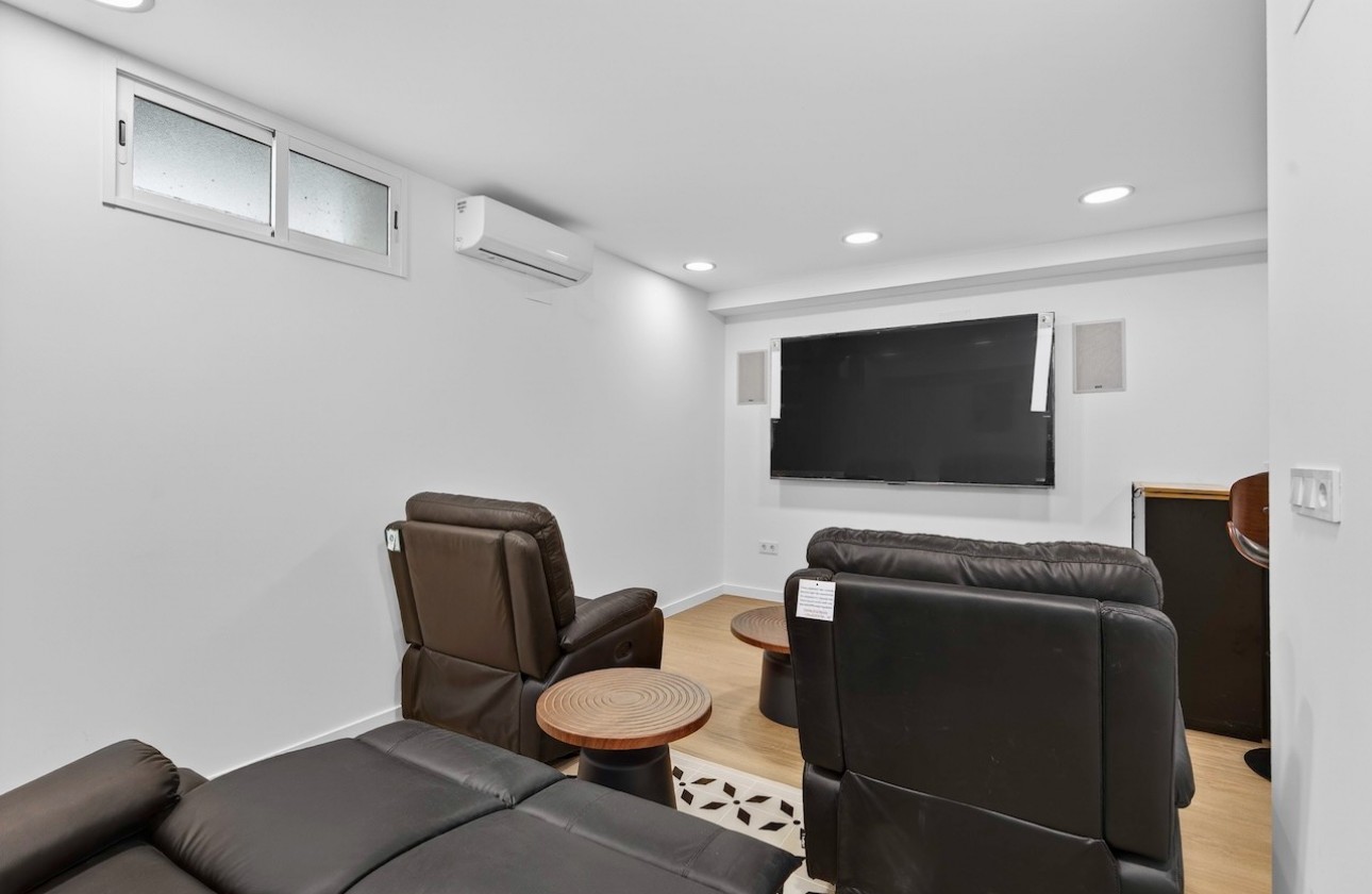 Resale - Villa / Semi-detached - Villamartin - Res. Las Filipinas