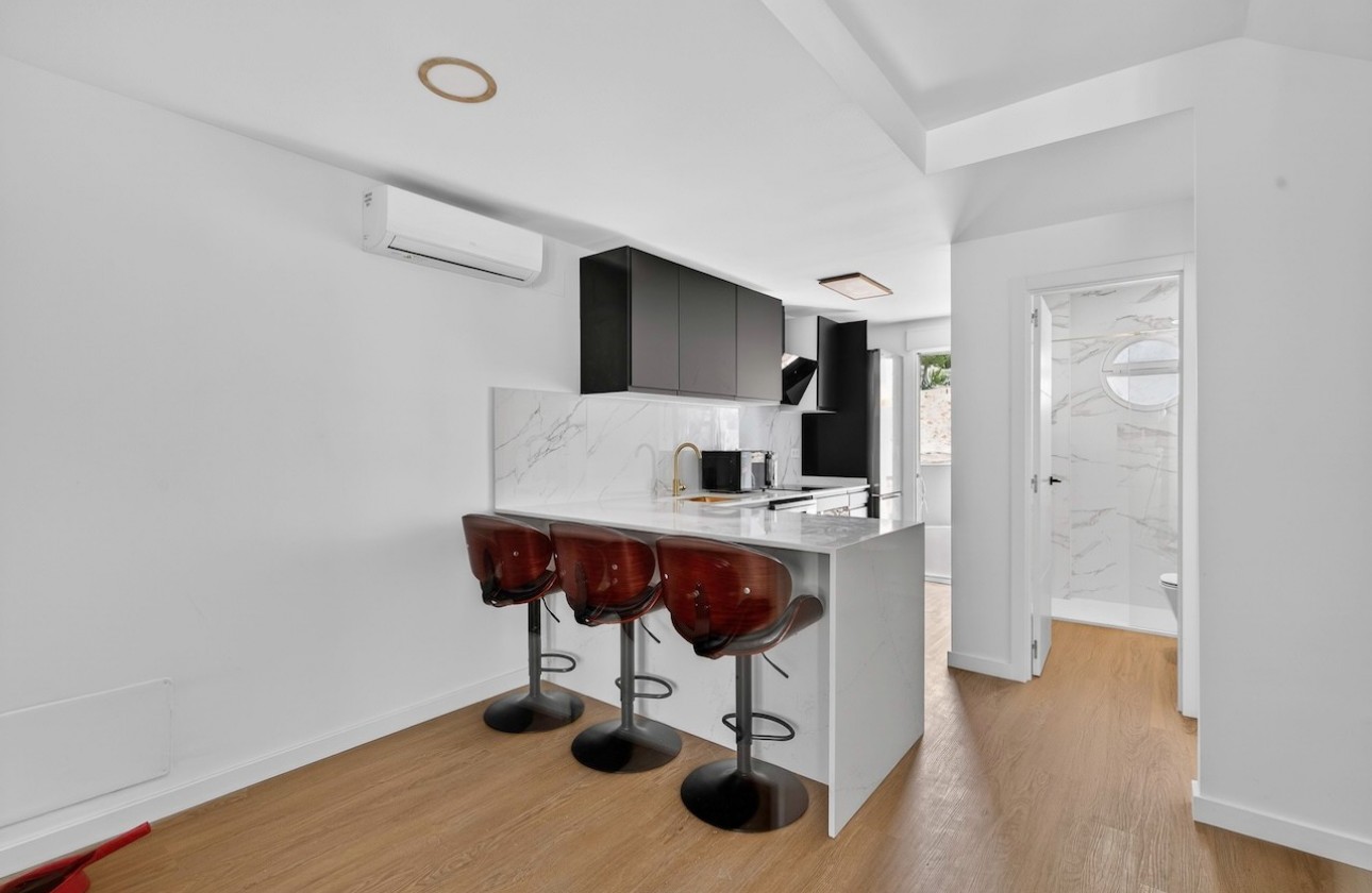 Resale - Villa / Semi-detached - Villamartin - Res. Las Filipinas