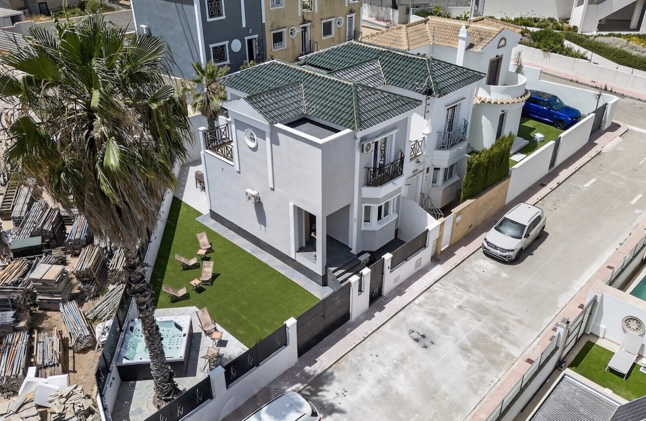 Resale - Villa / Semi-detached - Villamartin - Res. Las Filipinas