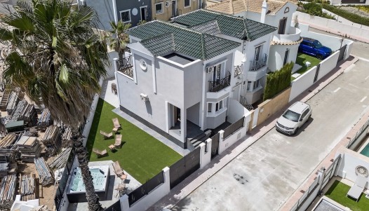Resale - Villa / Semi-detached - Villamartin - Res. Las Filipinas