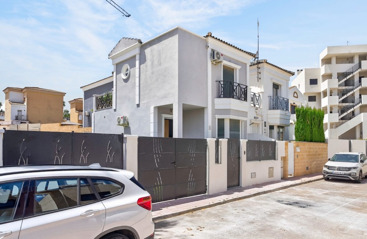 Resale - Villa / Semi-detached - Villamartin - Res. Las Filipinas