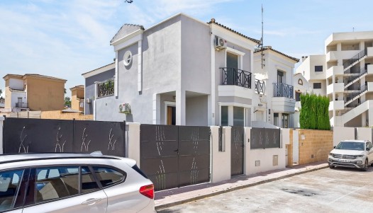 Resale - Villa / Semi-detached - Villamartin - Res. Las Filipinas
