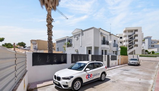 Resale - Villa / Semi-detached - Villamartin - Res. Las Filipinas