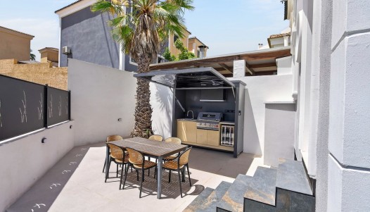 Resale - Villa / Semi-detached - Villamartin - Res. Las Filipinas