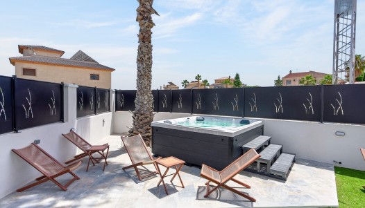 Resale - Villa / Semi-detached - Villamartin - Res. Las Filipinas
